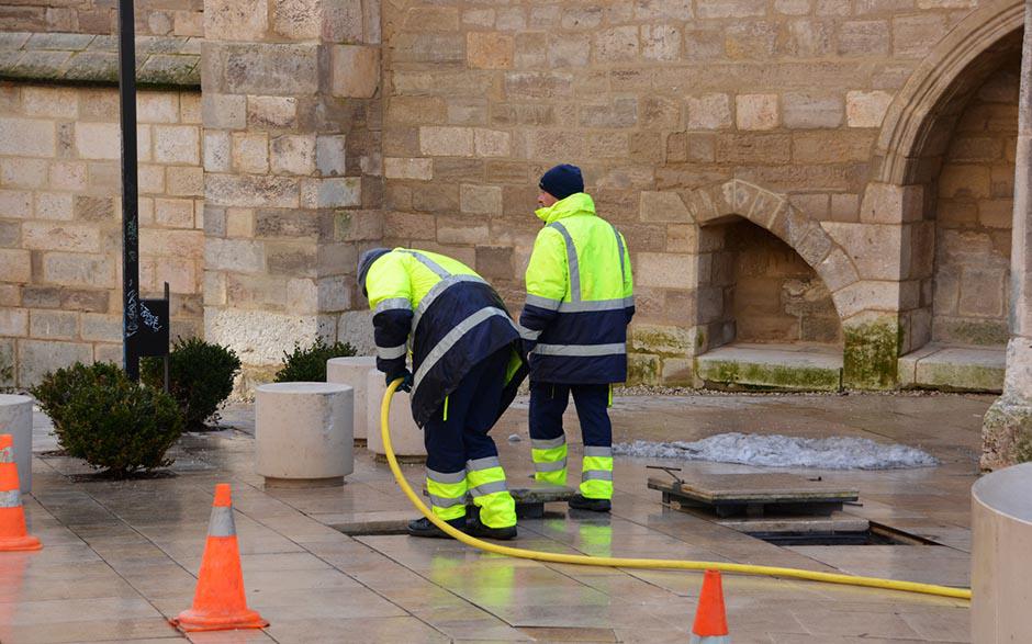 tarif plombier débouchage canalisation Mériel